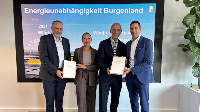 LH Doskozil, Studienautoren Matzka und Filzmaier, Burgenland Energie-CEO Sharma (r.) bei der ...