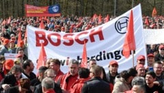 Der Automobilzulieferer Bosch streicht jeden zweiten Job in seinem Werk in Nürnberg ...