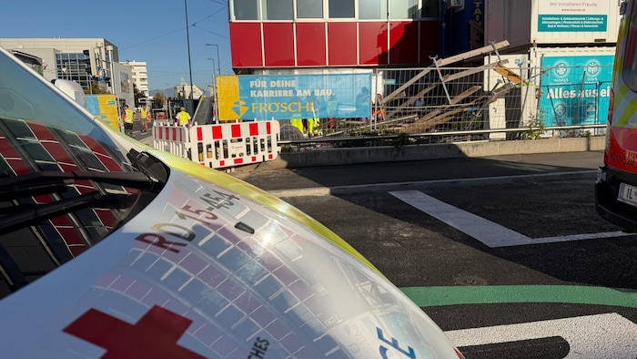 Das Rote Kreuz stand mit neun Fahrzeugen im Einsatz.