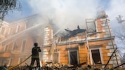 Das historische Gebäude der Nationalen Akademie der Wissenschaften in Kiew ist bei einem ...