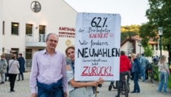 Ruhig und friedlich verlief die Versammlung von knapp 80 Breitenfurtern vor dem Amtshaus. Sie ...