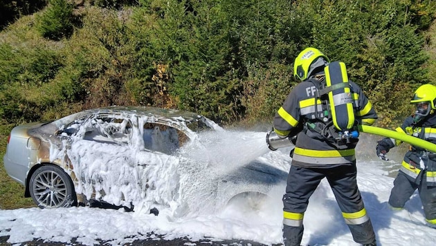 Das Auto brannte vollständig aus.