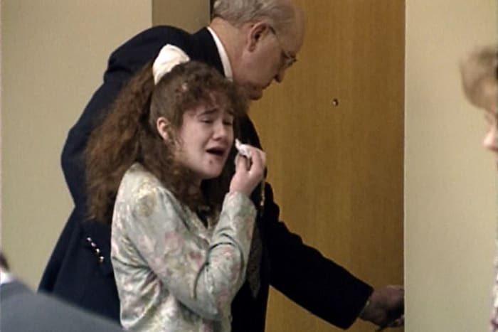 Christa Pike wurde mit 20 Jahren zum Tode verurteilt. Damals brauch sie in Tränen aus ...