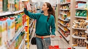 Viele Konsumenten sind verunsichert, wenn sie auf der Liste mit Inhaltsstoffen viele E-Nummern ...