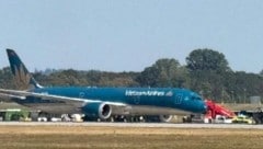 Mitte August hat sich in München fast ein Unfall ereignet, nachdem eine Boeing über die ...