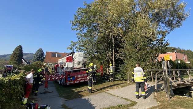 Per Teleskopleiter konnte das Kind schließlich aus seiner misslichen Lage befreit werden.