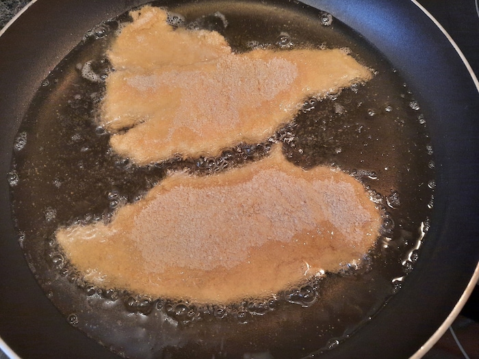 In Semmelbröseln gewendet und in Schmalz gebraten: So ähnlich wurde schon vor Jahrhunderten ...