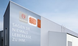 Neuburger produziert in Ulrichsberg seit 2023 die vegetarischen Fungi Pads auf Pilzbasis – bis ...