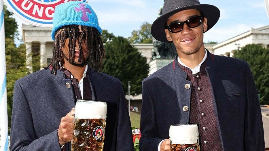 Bayern-sztár polgárpukkasztó öltözéke: Tiszteletlenség vagy menő cucc?
