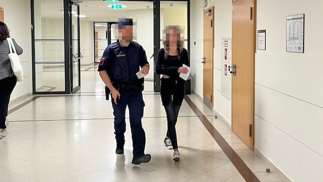 Seit Ende August saß die junge Frau in Untersuchungshaft. Auch nach dem Prozess muss sie noch ...