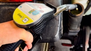 136 Mal wurden 84 Fahrzeuge getankt – und sehr billig um einen Euro pro Liter Diesel.