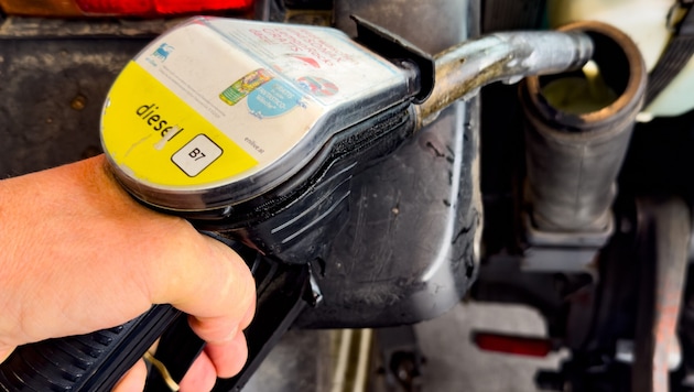 136 Mal wurden 84 Fahrzeuge getankt – und sehr billig um einen Euro pro Liter Diesel.