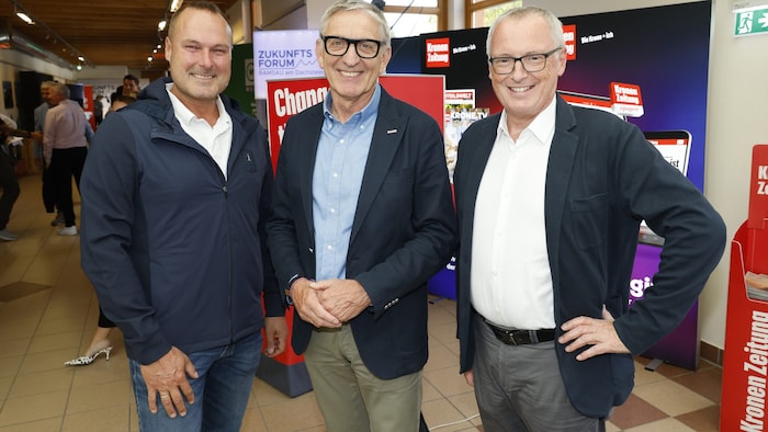 „Steirerkrone“-Anzeigen-Chef Alfred Markus mit WKO-Steiermark-Präsident Josef Herk und ...