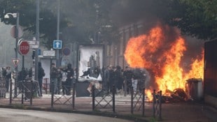 Die Proteste hatten in der vergangenen Woche im Großraum Paris begonnen und sich anschließend ...