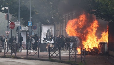 Die Proteste hatten in der vergangenen Woche im Großraum Paris begonnen und sich anschließend ...