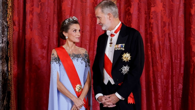 Königin Letizia trug beim Staatsbankett in Madrid ein Kleid, das an Eiskönigin Elsa erinnerte.