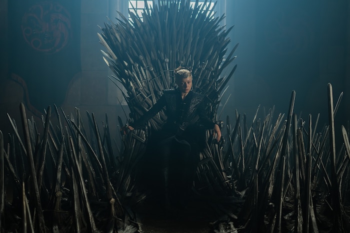 Königin Rhaenyra Targaryen (Emma D’Arcy) in der HBO-Fantasy-Serie „House of the Dragon“ auf dem ...