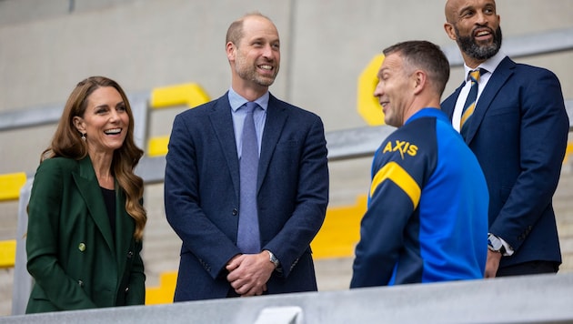 Gut gelaunt: Prinz William und Prinzessin Kate besuchten das Rugby-Stadion der Leeds Rhinos.