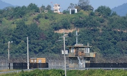 Wachtürme an der Grenze zwischen Nord- und Südkorea