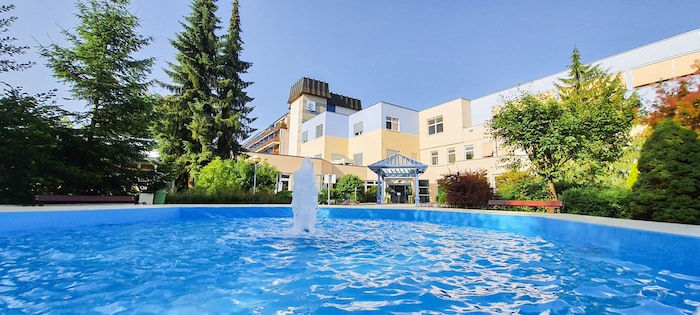 Das Gesundheitsresort Königsberg in Bad Schönau steht für höchste medizinische Kompetenz und ...