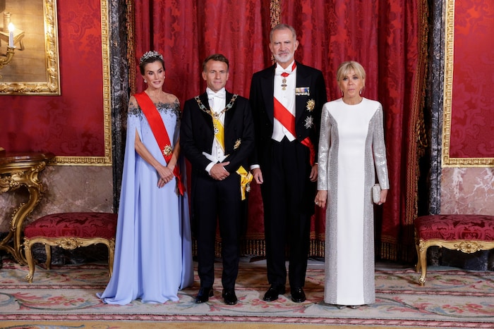 Königin Letizia und König Felipe empfingen Emmanuel und Brigitte Macron zum Staatsdinner im ...
