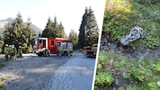 Letztlich stürzte „nur“ das Motorrad ab. Dieses wurde von der Feuerwehr geborgen.