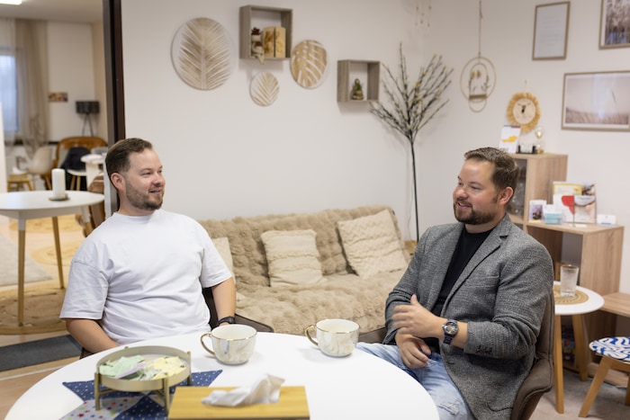 Zwillingsbruder Christoph (li.) nominierte ihn.