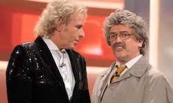 Hape Kerkeling als „Horst Schlämmer“ während einer „Wetten, dass ..?“-Sendung mit Moderator ...