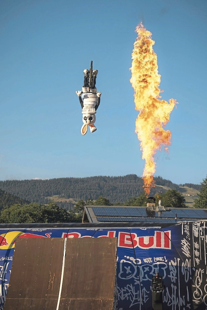 „Wir lassen unsere Geister fliegen!“ unter diesem Motto gehen zweimal täglich, um 17 Uhr und ...
