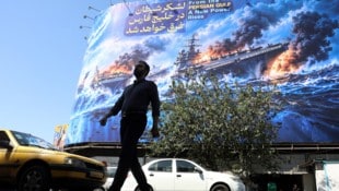 Ein Anti-US-Plakat prangt mitten in den Straßen von Teheran.
