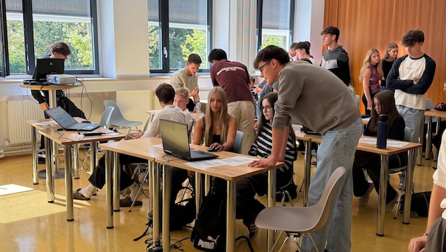 Die Schüler arbeiteten häufig in Gruppen an Projekten und durften selbst tief in die KI-Praxis ...