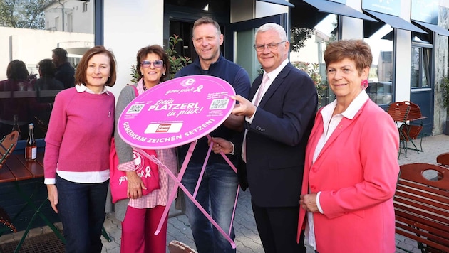 Eisenstadt setzt auf pink: Andrea Konrath, Ágnes Ottrubay, bei Konrad Robitza vom „Das Robitza“, ...
