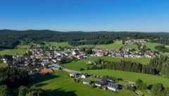 In Oberösterreich stehen aktuell 31 Windräder. Hier in Sandl sollen künftig 19 weitere dazu ...