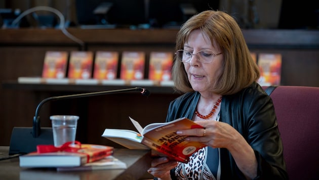 Ilse Probst präsentiert „In den Fängen des Grauens“ (Edition Platin) im Schwurgerichtssaal