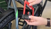 Der Mann hatte es nur auf E-Bikes abgesehen. Schlösser waren dabei kein Hindernis. (Symbolbild)