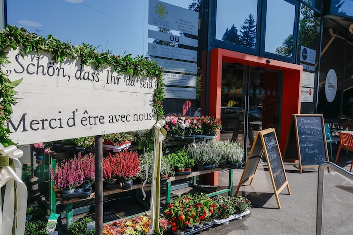 Jetzt versprüht Elena den Blumenduft in Salzburg-Parsch.