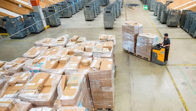 Am heutigen Donnerstag, 1. Oktober, ist die Paketsteuer in Kraft getreten. Pro Paket oder ...