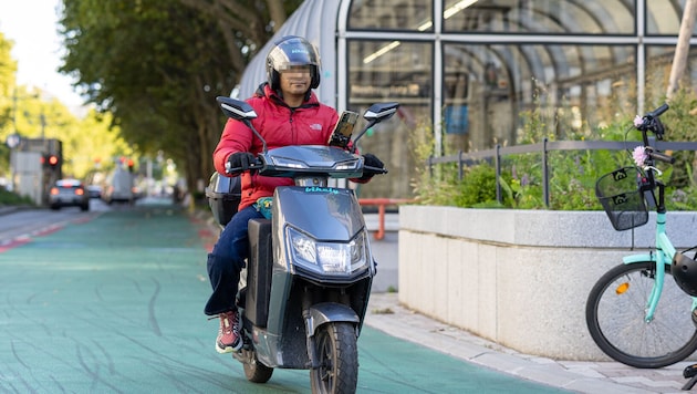 As of today, Thursday, October 1, new rules apply to e-mopeds (stock image).