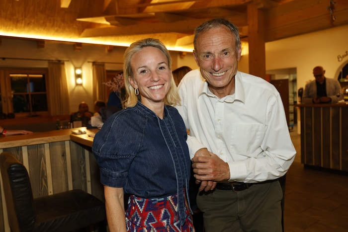 „Krone“ Marketing-Leiterin Barbara Bleier-Serentschy mit Veranstalter Anton Schutti