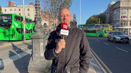Der stv. Sportchef der „Kronen Zeitung“ Florian Gröger mit einem ÖFB-Update aus dem sonnigen ...