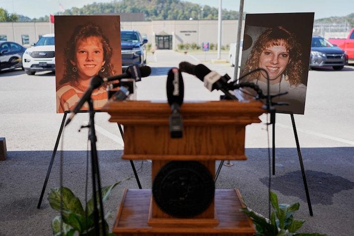 Bilder des Opfers Colleen Slemmer (†19) wurden vor dem Hochsicherheitsgefängnis Riverbend ...