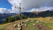 Auf dem Elsenkopf eröffnet sich ein spektakuläres Panorama auf die umliegende Bergwelt. 