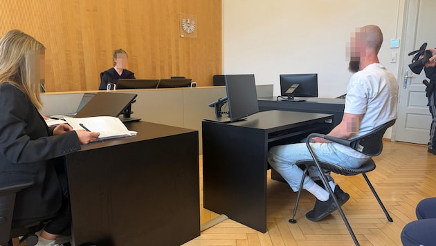 Der Erstangeklagte zeigte am Ende zumindest ein wenig Reue: „Es tut mir leid, ich kann es nicht ...