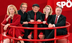 Minister Marterbauer (Mitte) ist der Wunschkandidat vieler als Bablers (re.) Erbe, Ministerin ...