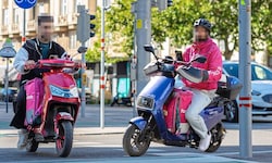 Sondermüll: Tausende E-Mopeds sind über Nacht ein Fall für den Mistplatz geworden.