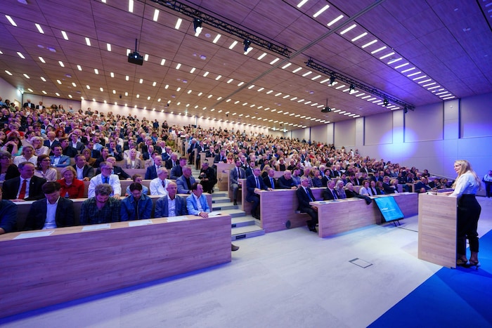 Im voll besetzten neuen Auditorium, dem größten der MedUni, fand die Eröffnung statt.