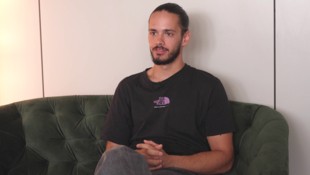 Sänger HOLZA im krone.tv-Interview