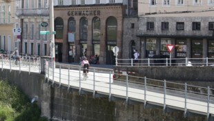 Diesmal ist die Rad-Unterführung unter der Staatsbrücke betroffen.