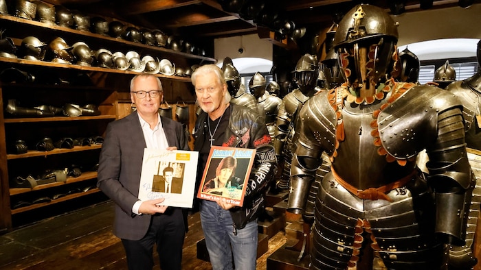 Johnny Logan nahm sich trotz Koffer-Drama die Zeit und traf Klaus Herrmann im Landeszeughaus ...