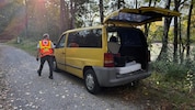 Eine Spaziergängerin hatte das Auto des Mannes entdeckt. Daraufhin wurde nach ihm gesucht. 